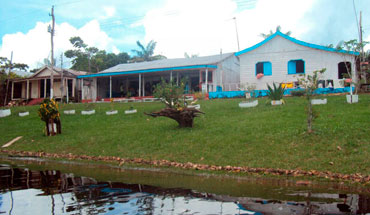 Lago e comunidade de Acajatuba